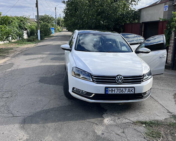 Белый Фольксваген Пассат, объемом двигателя 1.8 л и пробегом 143 тыс. км за 10500 $, фото 6 на Automoto.ua