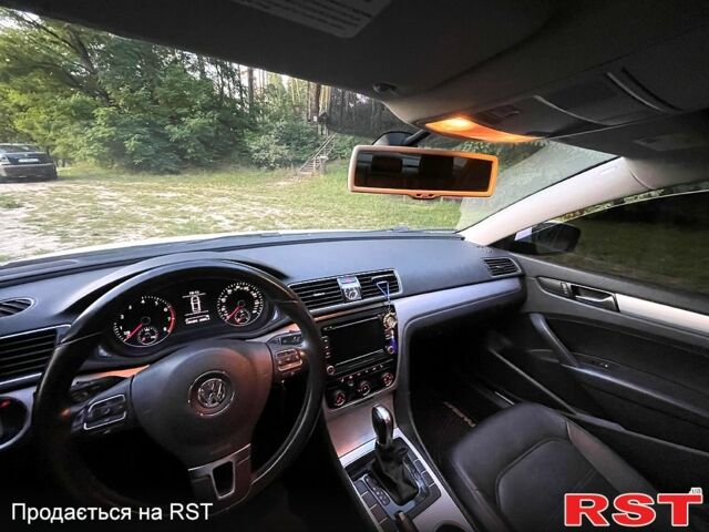 Белый Фольксваген Пассат, объемом двигателя 2.5 л и пробегом 191 тыс. км за 10200 $, фото 8 на Automoto.ua