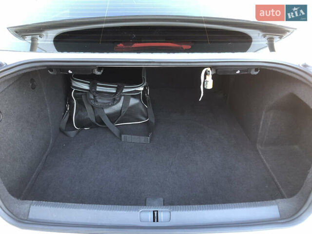 Білий Фольксваген Пассат, об'ємом двигуна 1.6 л та пробігом 299 тис. км за 10800 $, фото 12 на Automoto.ua