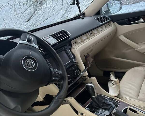 Белый Фольксваген Пассат, объемом двигателя 2.5 л и пробегом 289 тыс. км за 3500 $, фото 20 на Automoto.ua