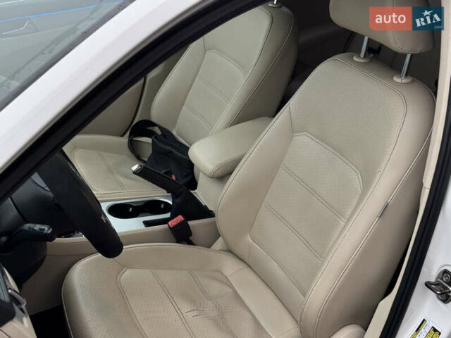 Белый Фольксваген Пассат, объемом двигателя 2.5 л и пробегом 188 тыс. км за 10590 $, фото 22 на Automoto.ua