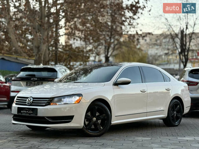 Белый Фольксваген Пассат, объемом двигателя 2.48 л и пробегом 125 тыс. км за 9900 $, фото 10 на Automoto.ua