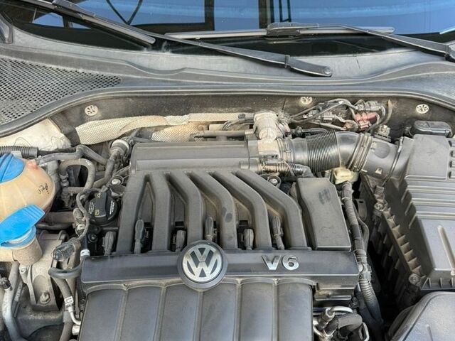 Білий Фольксваген Пассат, об'ємом двигуна 3.6 л та пробігом 147 тис. км за 11500 $, фото 11 на Automoto.ua