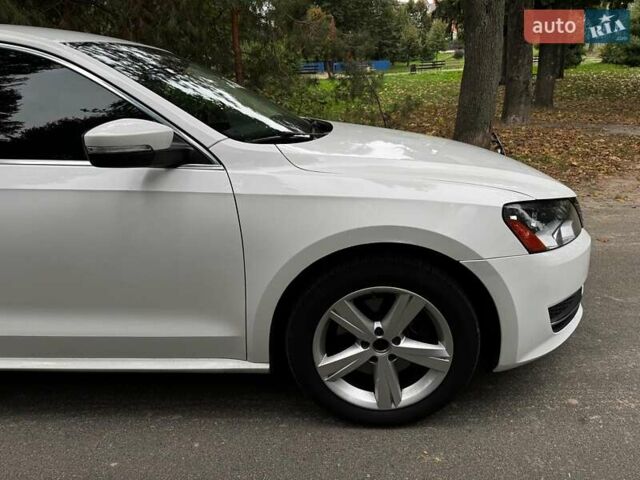 Белый Фольксваген Пассат, объемом двигателя 2.5 л и пробегом 225 тыс. км за 10590 $, фото 4 на Automoto.ua