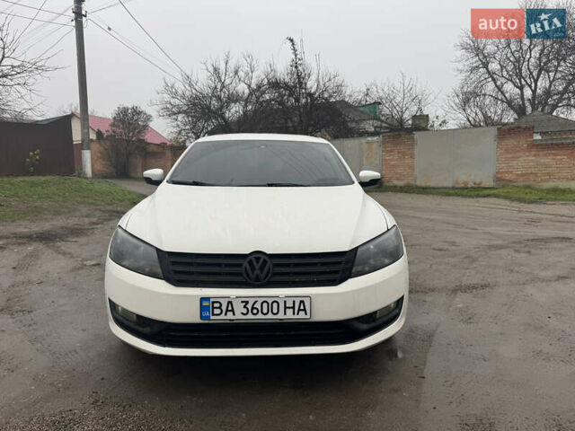 Білий Фольксваген Пассат, об'ємом двигуна 2.5 л та пробігом 201 тис. км за 10400 $, фото 2 на Automoto.ua