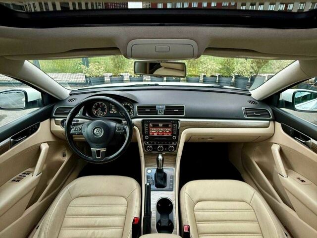 Фольксваген Пассат 2012 в Киеве на Automoto.ua Белый Фольксваген Пассат, объемом двигателя 3.6 л и пробегом 137 тыс. км за 10900 $, фото 21 на Automoto.ua