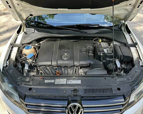 Белый Фольксваген Пассат, объемом двигателя 2.5 л и пробегом 264 тыс. км за 10950 $, фото 13 на Automoto.ua