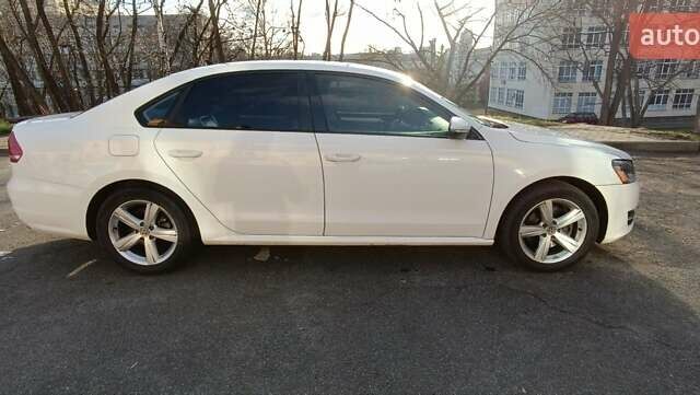 Белый Фольксваген Пассат, объемом двигателя 2.5 л и пробегом 309 тыс. км за 9500 $, фото 1 на Automoto.ua