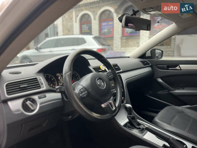 Белый Фольксваген Пассат, объемом двигателя 2.48 л и пробегом 213 тыс. км за 9400 $, фото 12 на Automoto.ua