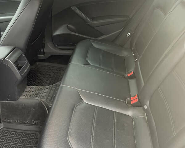 Белый Фольксваген Пассат, объемом двигателя 2.5 л и пробегом 290 тыс. км за 10000 $, фото 6 на Automoto.ua