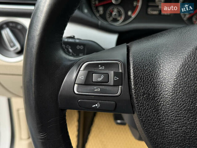 Белый Фольксваген Пассат, объемом двигателя 2.48 л и пробегом 125 тыс. км за 9900 $, фото 45 на Automoto.ua