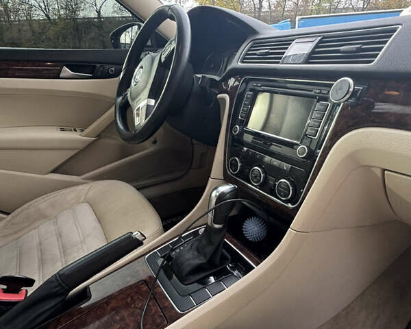 Белый Фольксваген Пассат, объемом двигателя 1.97 л и пробегом 189 тыс. км за 11500 $, фото 12 на Automoto.ua