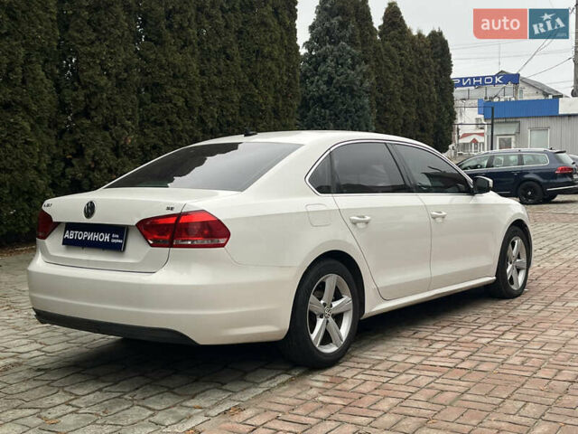 Белый Фольксваген Пассат, объемом двигателя 2.48 л и пробегом 213 тыс. км за 9400 $, фото 4 на Automoto.ua