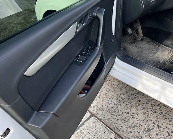 Белый Фольксваген Пассат, объемом двигателя 1.8 л и пробегом 143 тыс. км за 10500 $, фото 13 на Automoto.ua