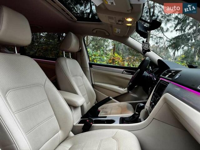 Білий Фольксваген Пассат, об'ємом двигуна 2.5 л та пробігом 190 тис. км за 10790 $, фото 34 на Automoto.ua
