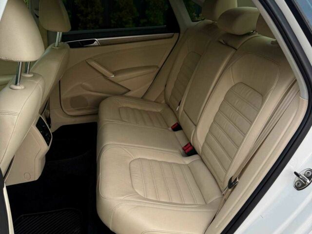 Фольксваген Пассат 2012 в Киеве на Automoto.ua Белый Фольксваген Пассат, объемом двигателя 3.6 л и пробегом 137 тыс. км за 10900 $, фото 17 на Automoto.ua