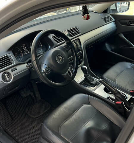 Белый Фольксваген Пассат, объемом двигателя 2.5 л и пробегом 201 тыс. км за 10300 $, фото 5 на Automoto.ua