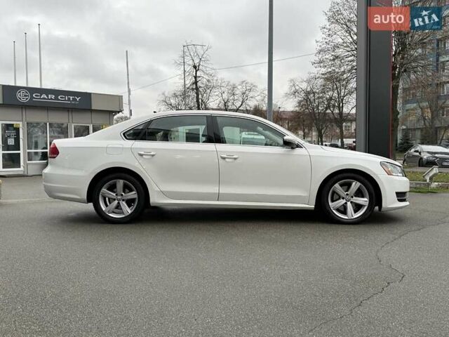 Білий Фольксваген Пассат, об'ємом двигуна 2.5 л та пробігом 239 тис. км за 9300 $, фото 7 на Automoto.ua