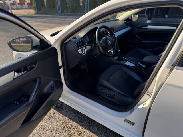 Білий Фольксваген Пассат, об'ємом двигуна 2.5 л та пробігом 173 тис. км за 8200 $, фото 11 на Automoto.ua