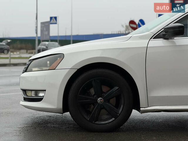 Белый Фольксваген Пассат, объемом двигателя 2.5 л и пробегом 188 тыс. км за 10590 $, фото 6 на Automoto.ua