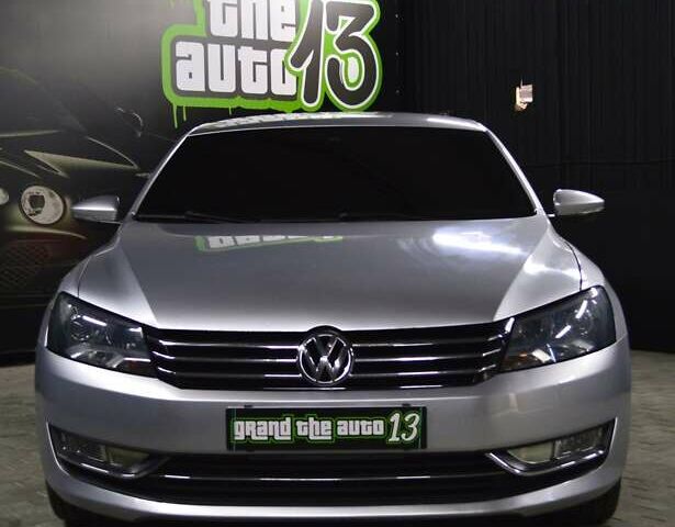 Белый Фольксваген Пассат, объемом двигателя 2.5 л и пробегом 195 тыс. км за 10800 $, фото 2 на Automoto.ua