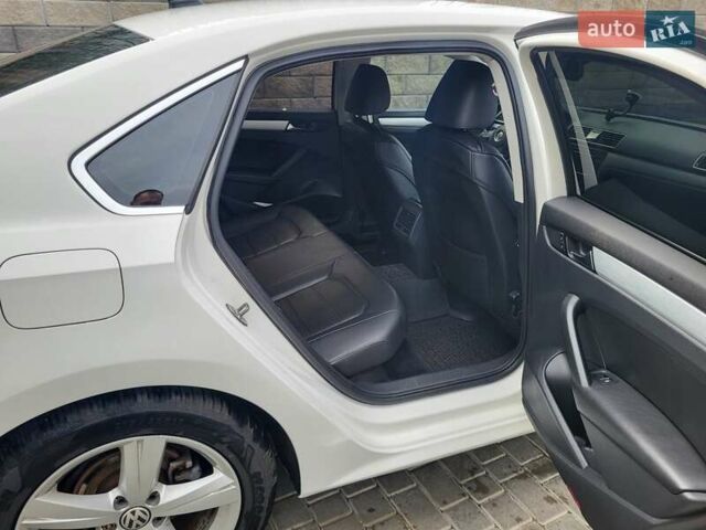 Белый Фольксваген Пассат, объемом двигателя 2.48 л и пробегом 173 тыс. км за 12300 $, фото 26 на Automoto.ua