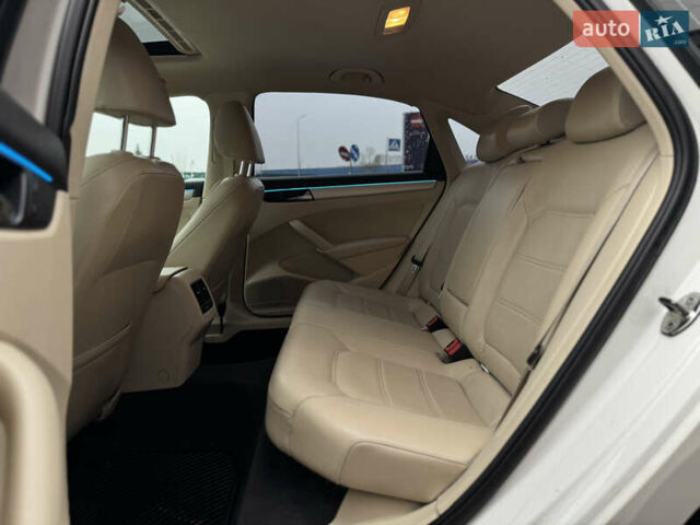 Белый Фольксваген Пассат, объемом двигателя 2.5 л и пробегом 188 тыс. км за 10590 $, фото 40 на Automoto.ua