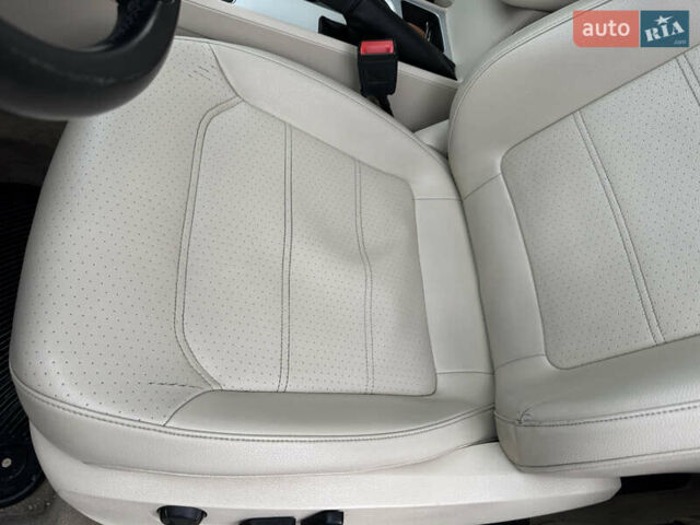 Белый Фольксваген Пассат, объемом двигателя 2.5 л и пробегом 249 тыс. км за 9900 $, фото 6 на Automoto.ua