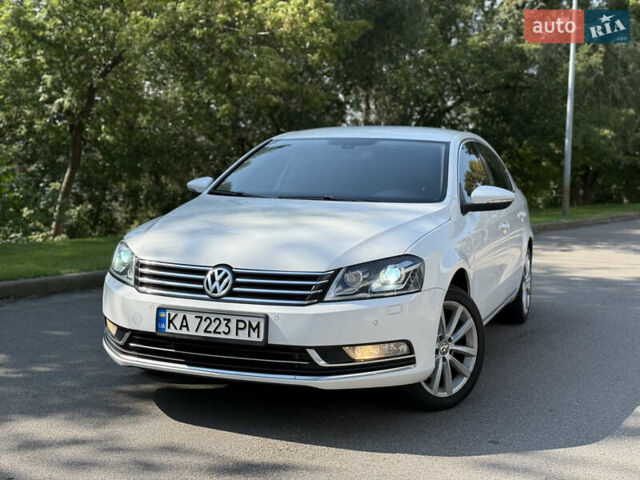 Білий Фольксваген Пассат, об'ємом двигуна 1.8 л та пробігом 210 тис. км за 8900 $, фото 1 на Automoto.ua