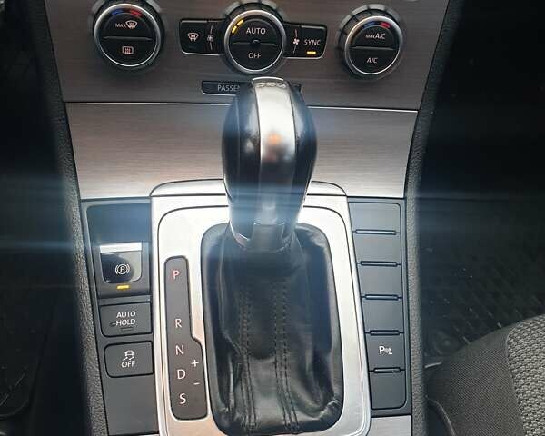 Белый Фольксваген Пассат, объемом двигателя 1.8 л и пробегом 160 тыс. км за 10700 $, фото 10 на Automoto.ua