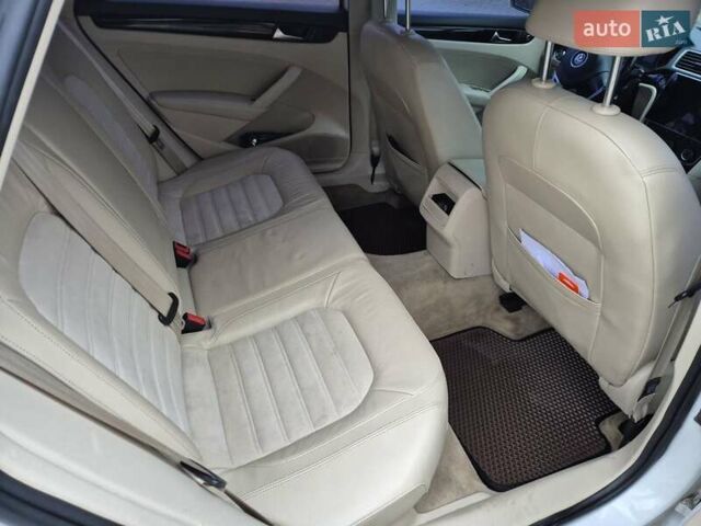 Белый Фольксваген Пассат, объемом двигателя 2.5 л и пробегом 250 тыс. км за 8000 $, фото 10 на Automoto.ua