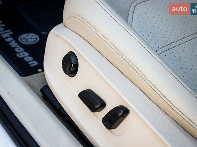 Белый Фольксваген Пассат, объемом двигателя 2 л и пробегом 149 тыс. км за 13250 $, фото 54 на Automoto.ua