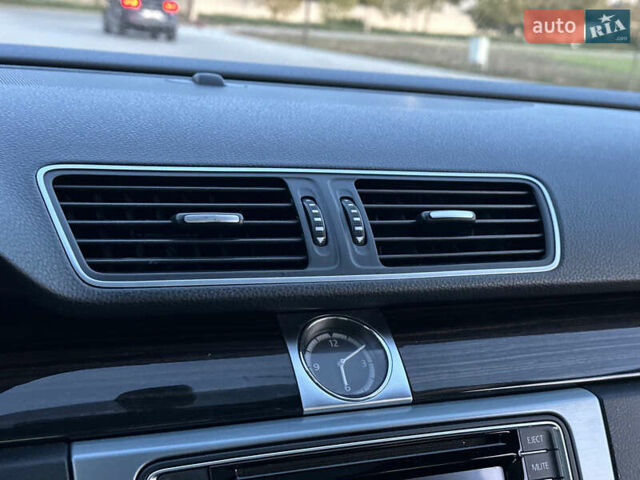 Фольксваген Пассат 2013 в Одессе на Automoto.ua Белый Фольксваген Пассат, объемом двигателя 1.98 л и пробегом 150 тыс. км за 12500 $, фото 59 на Automoto.ua