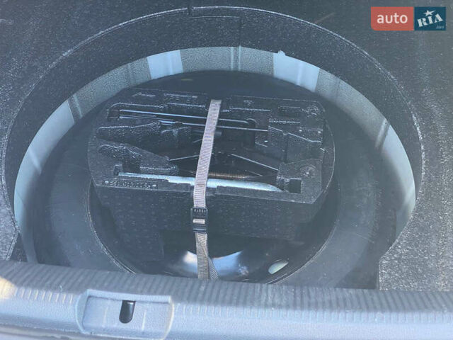 Белый Фольксваген Пассат, объемом двигателя 2.5 л и пробегом 126 тыс. км за 10600 $, фото 20 на Automoto.ua