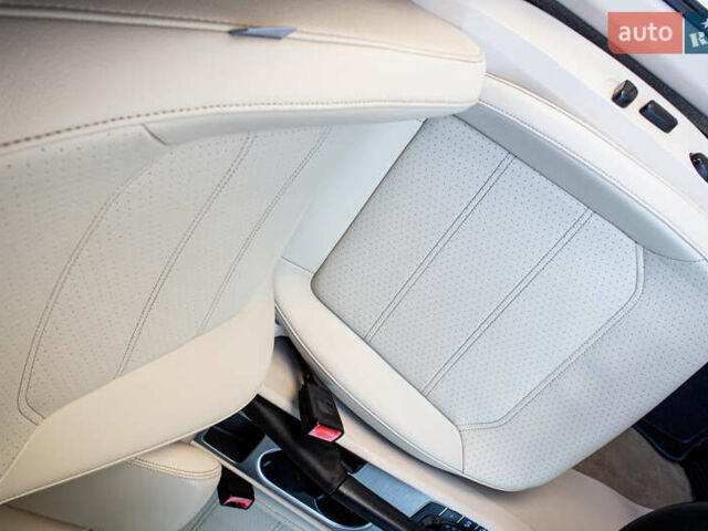 Белый Фольксваген Пассат, объемом двигателя 2 л и пробегом 149 тыс. км за 13250 $, фото 58 на Automoto.ua