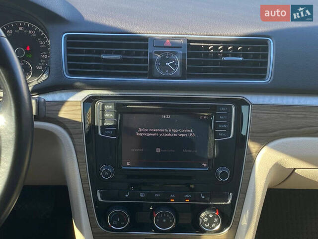 Белый Фольксваген Пассат, объемом двигателя 2.5 л и пробегом 126 тыс. км за 10600 $, фото 25 на Automoto.ua