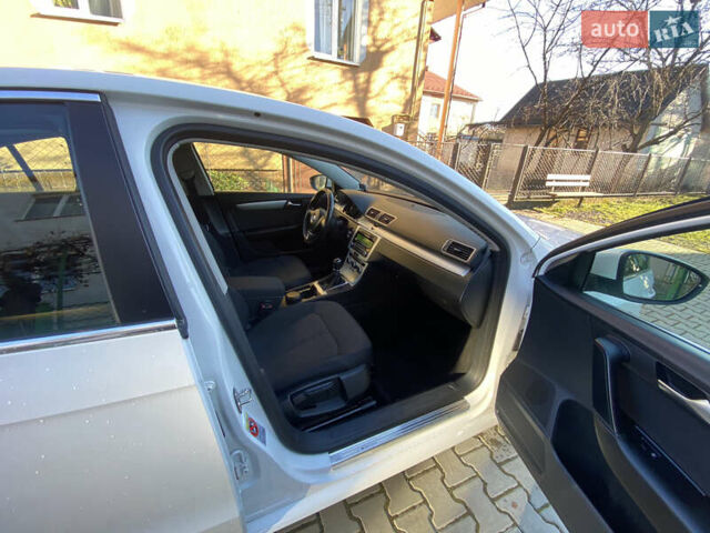 Белый Фольксваген Пассат, объемом двигателя 1.97 л и пробегом 240 тыс. км за 11200 $, фото 15 на Automoto.ua