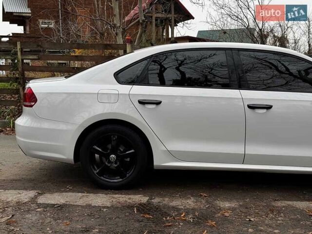 Білий Фольксваген Пассат, об'ємом двигуна 2.5 л та пробігом 206 тис. км за 9990 $, фото 5 на Automoto.ua