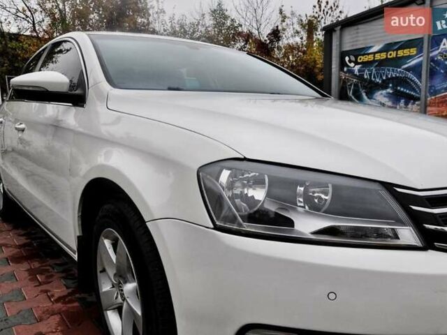 Белый Фольксваген Пассат, объемом двигателя 2 л и пробегом 195 тыс. км за 9000 $, фото 5 на Automoto.ua