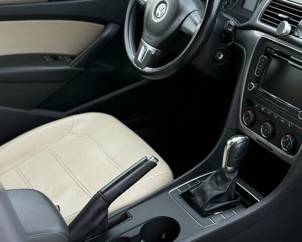 Фольксваген Пассат 2013 в Николаеве на Automoto.ua Белый Фольксваген Пассат, объемом двигателя 2.5 л и пробегом 170 тыс. км за 9900 $, фото 12 на Automoto.ua