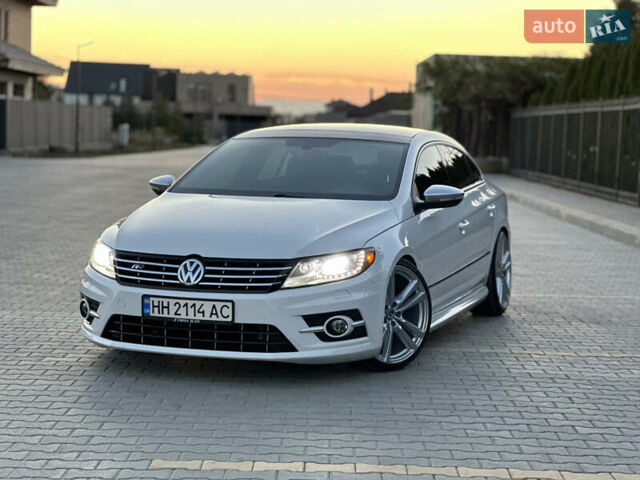 Фольксваген Пассат 2013 в Одессе на Automoto.ua Белый Фольксваген Пассат, объемом двигателя 1.98 л и пробегом 150 тыс. км за 12500 $, фото 1 на Automoto.ua
