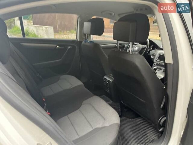 Белый Фольксваген Пассат, объемом двигателя 1.97 л и пробегом 201 тыс. км за 11900 $, фото 8 на Automoto.ua