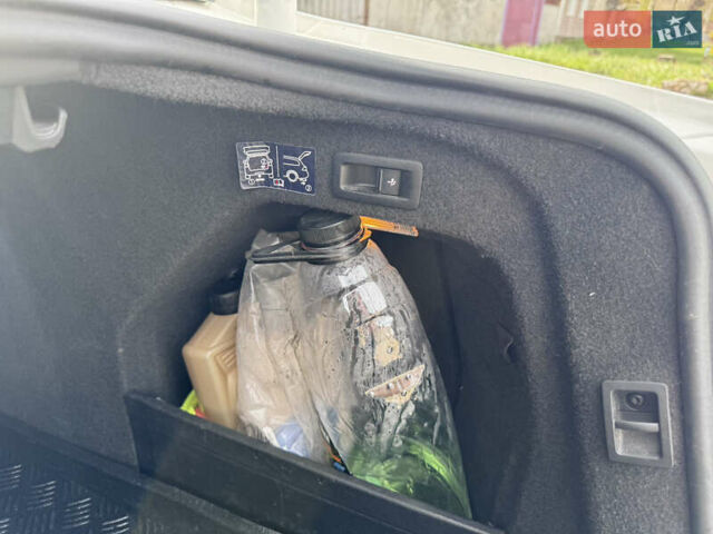 Белый Фольксваген Пассат, объемом двигателя 1.97 л и пробегом 245 тыс. км за 15300 $, фото 31 на Automoto.ua