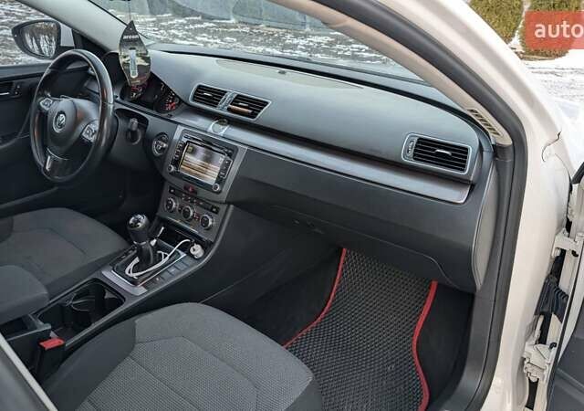 Белый Фольксваген Пассат, объемом двигателя 2 л и пробегом 342 тыс. км за 9700 $, фото 58 на Automoto.ua