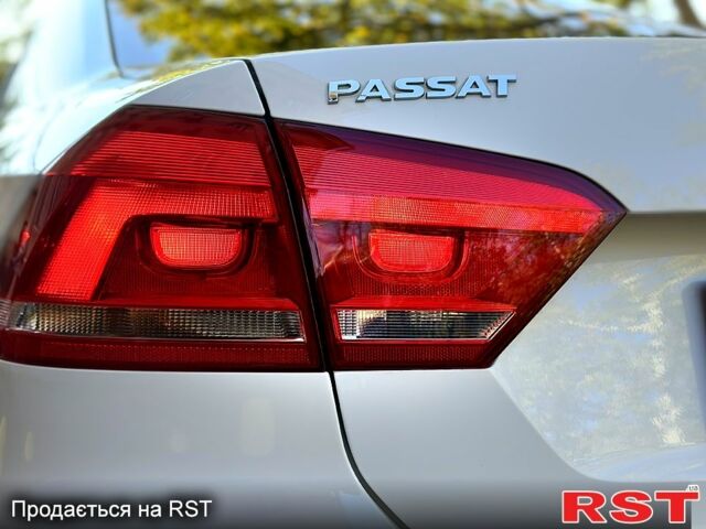 Белый Фольксваген Пассат, объемом двигателя 2 л и пробегом 130 тыс. км за 13300 $, фото 7 на Automoto.ua