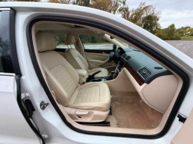 Белый Фольксваген Пассат, объемом двигателя 2.5 л и пробегом 90 тыс. км за 3900 $, фото 9 на Automoto.ua