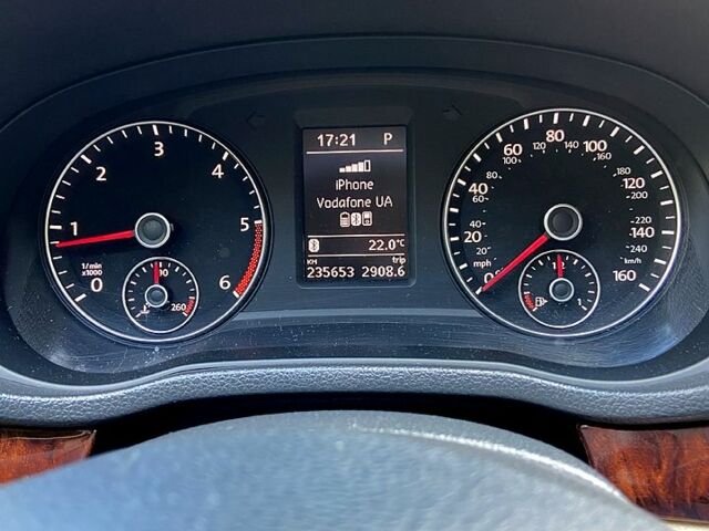 Белый Фольксваген Пассат, объемом двигателя 2 л и пробегом 236 тыс. км за 12100 $, фото 5 на Automoto.ua