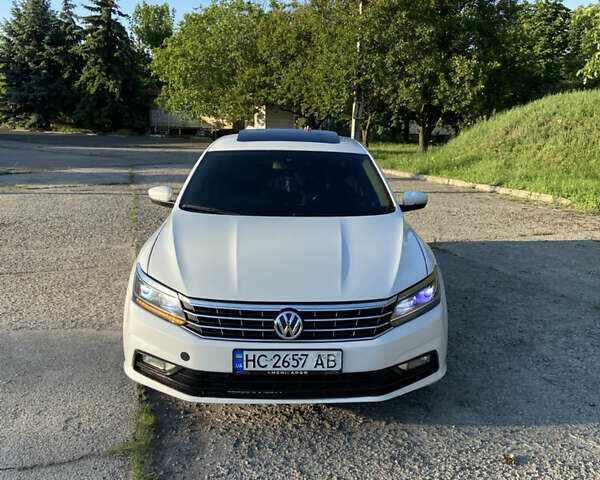 Белый Фольксваген Пассат, объемом двигателя 1.97 л и пробегом 304 тыс. км за 11400 $, фото 21 на Automoto.ua