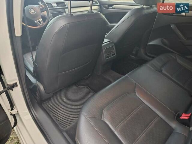 Фольксваген Пассат 2013 в Каменское - Днепродзержинск на Automoto.ua Белый Фольксваген Пассат, объемом двигателя 1.8 л и пробегом 206 тыс. км за 10299 $, фото 2 на Automoto.ua