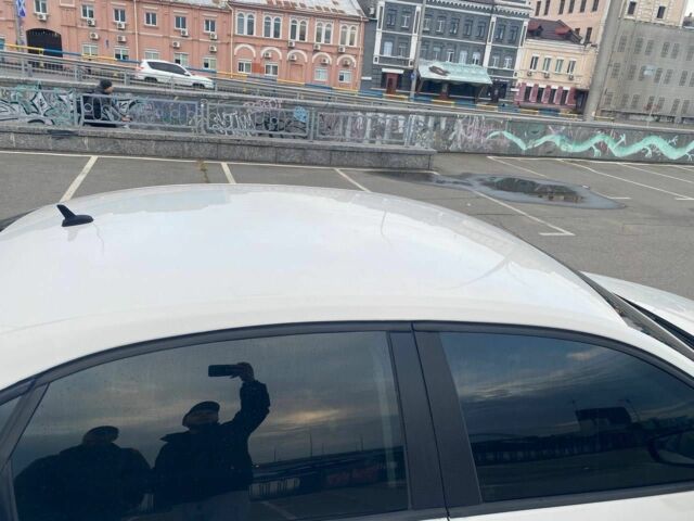 Белый Фольксваген Пассат, объемом двигателя 2.5 л и пробегом 175 тыс. км за 9900 $, фото 19 на Automoto.ua